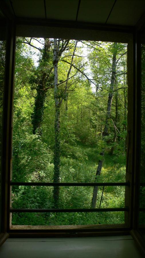 Gite Au Bord De La Riviere Gijou Saint-Pierre-de-Trivisy Eksteriør bilde