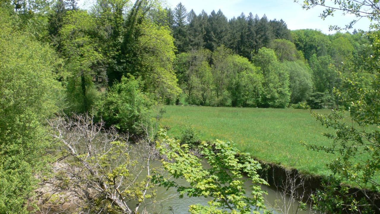 Gite Au Bord De La Riviere Gijou Saint-Pierre-de-Trivisy Eksteriør bilde