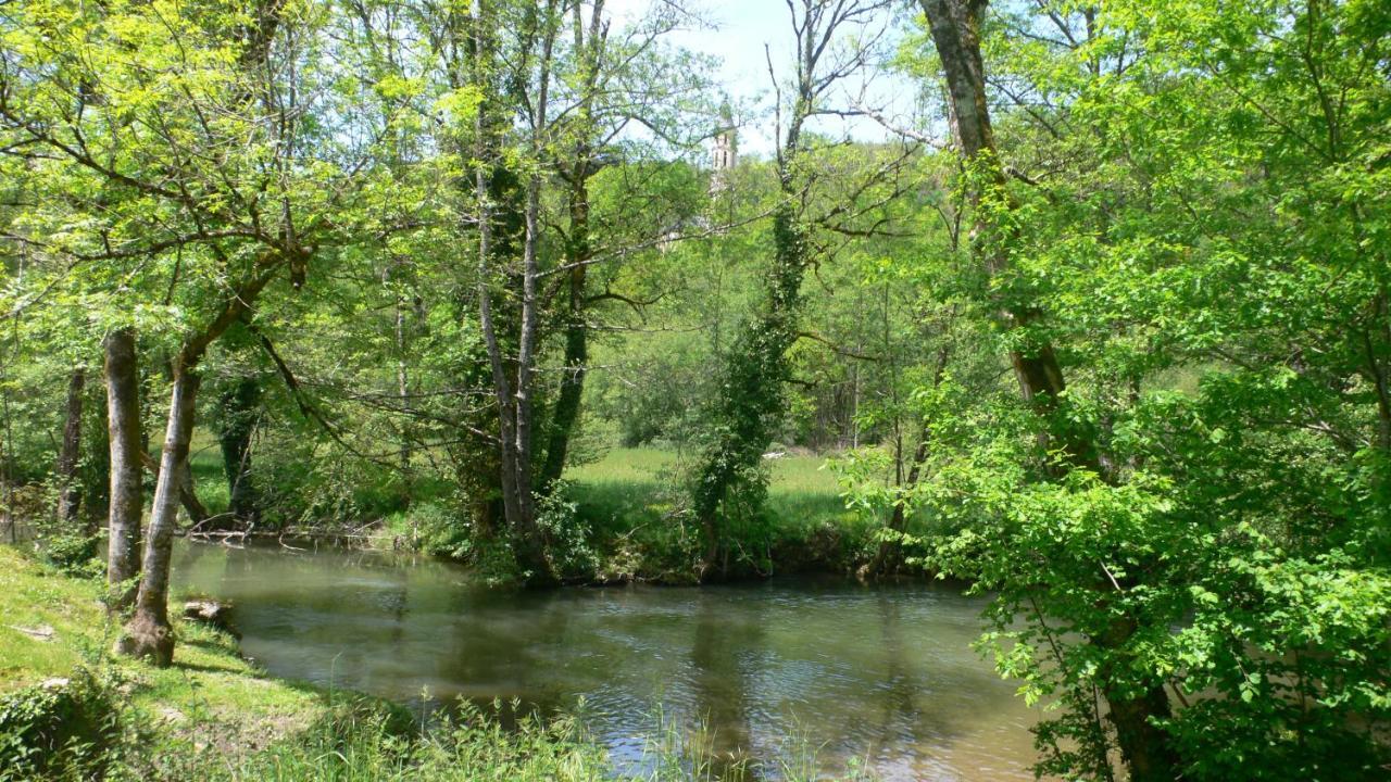 Gite Au Bord De La Riviere Gijou Saint-Pierre-de-Trivisy Eksteriør bilde