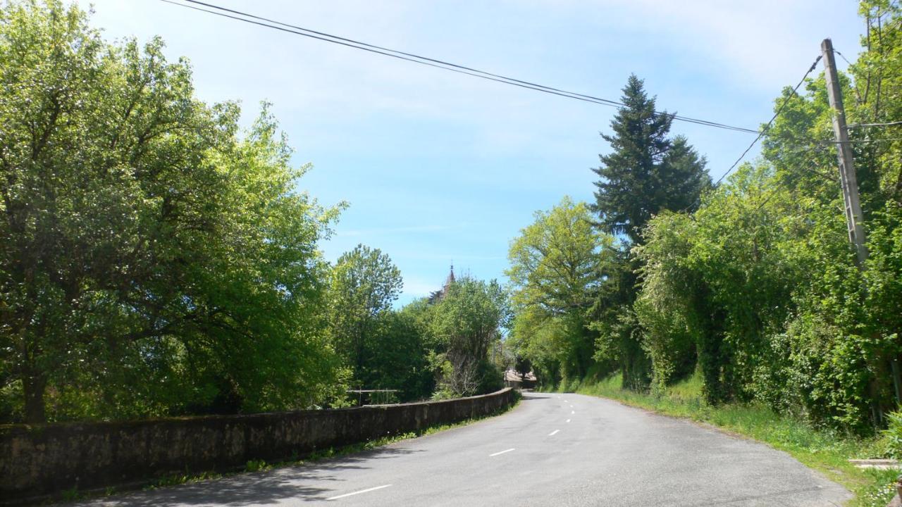 Gite Au Bord De La Riviere Gijou Saint-Pierre-de-Trivisy Eksteriør bilde